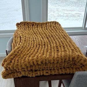 Chunky Knit Mustard Blanket